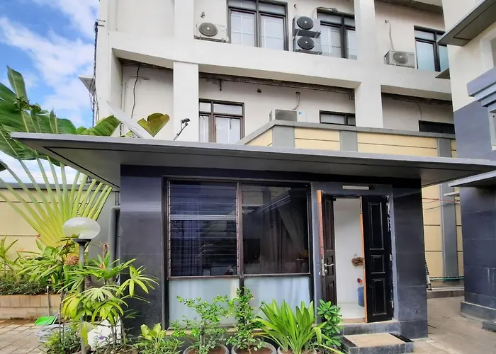 Oyo 3851 Seri Sukmawati Syariah 2*