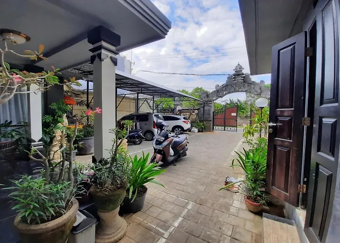 Oyo 3851 Seri Sukmawati Syariah Hotel 2*